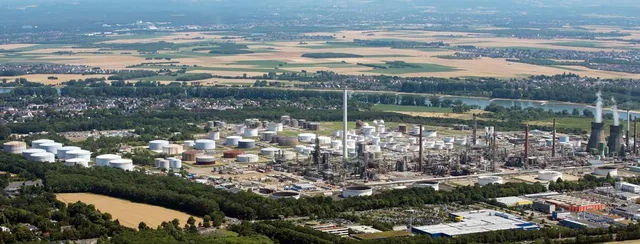 Shell Faces Chemicals Pressure, Expects Below Break-even Performance in Q4 2025