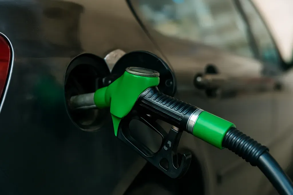 US Gasoline Futures Reach Highest Level Since July 2022 at $3.07 Per Gallon