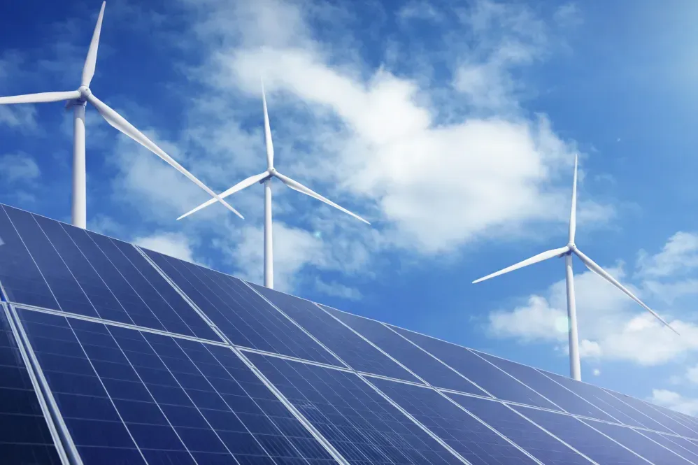 مبادلة تستثمر 300 مليون يورو في Rezolv Energy لتعزيز الطاقة المتجددة بأوروبا