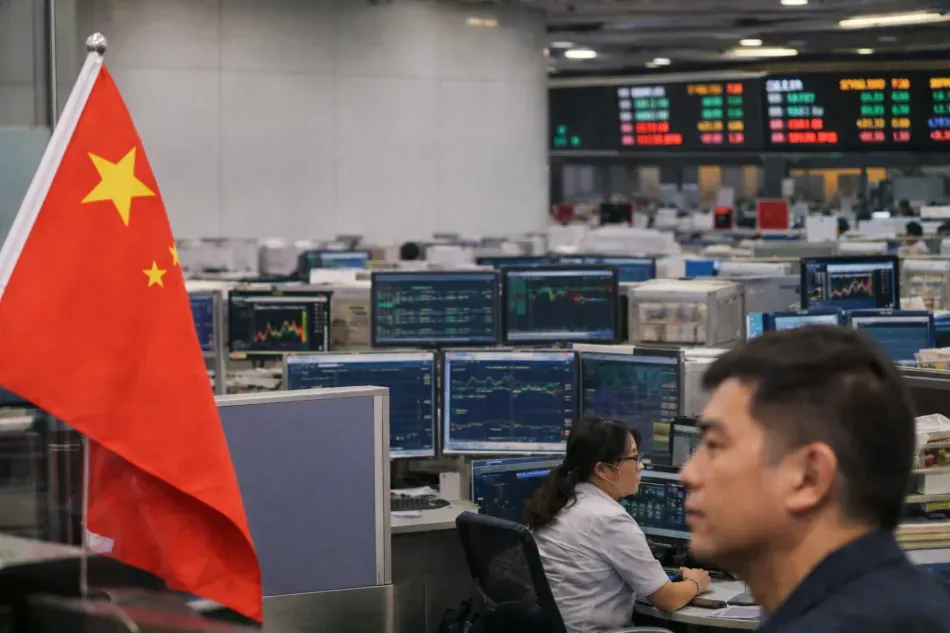 Chinese Regulatory Moves and Limited Technical Support End Hang Seng's Losing Streak at 26,585