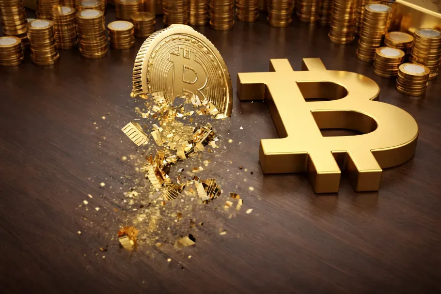 Bitcoin Drops Near 8-Month Low Amid Economic Pressures and AI Bubble Fears