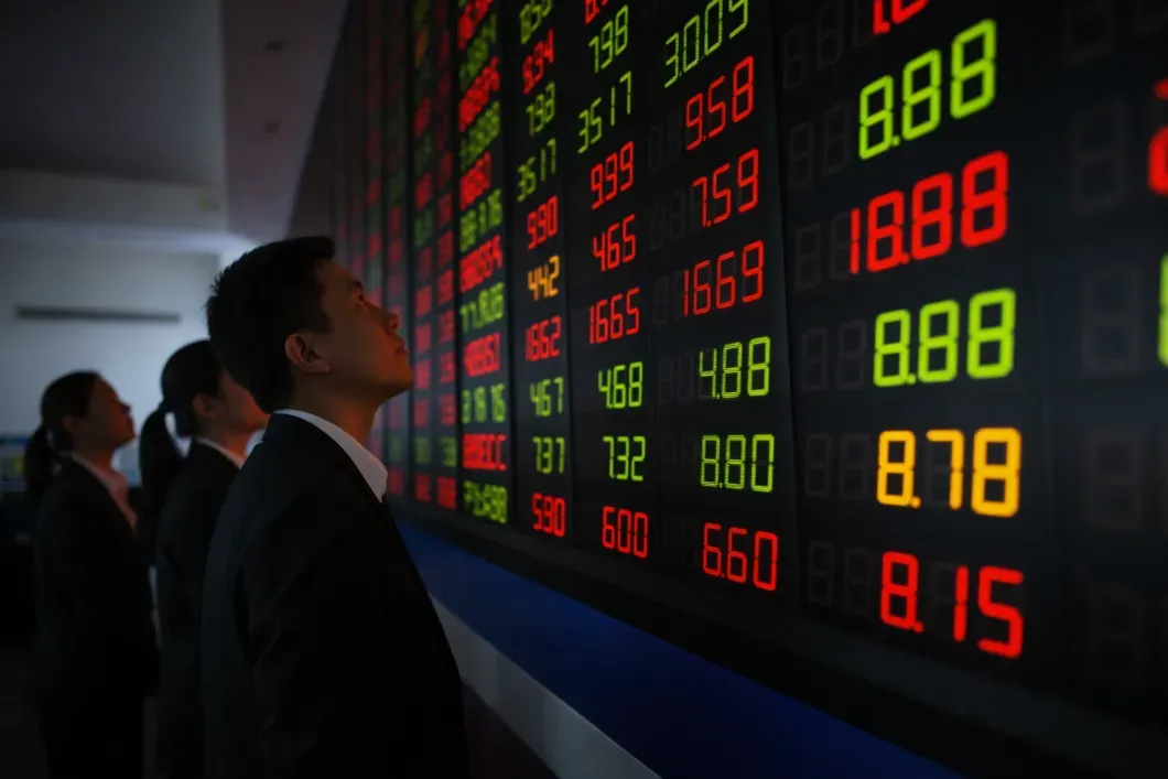 Chinese Stocks Decline Amid Weak Economic Data