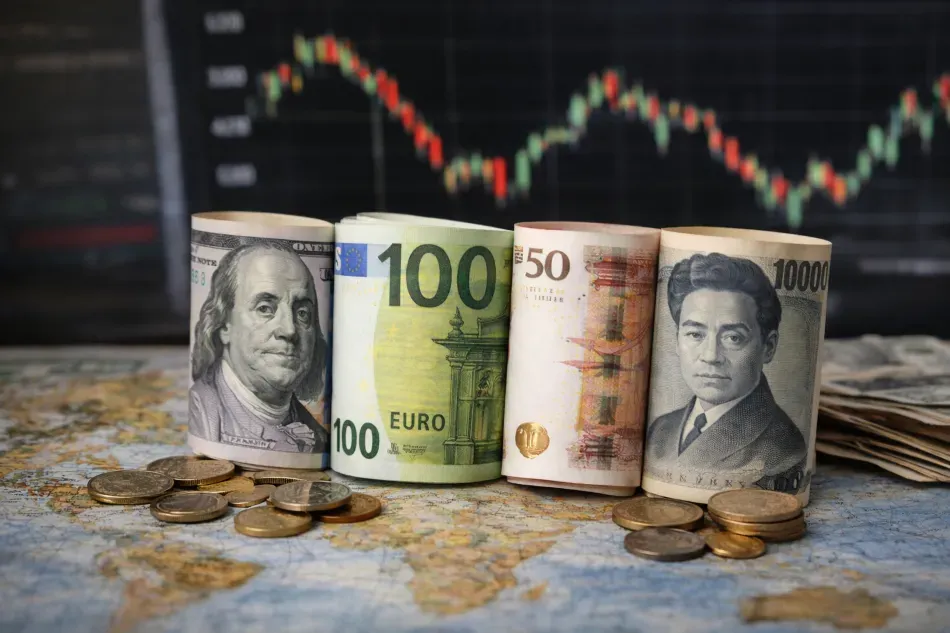Dollar Weakness Redraws Currency Landscape Amid U.S. Policy Uncertainty and Conflicting Official Signals