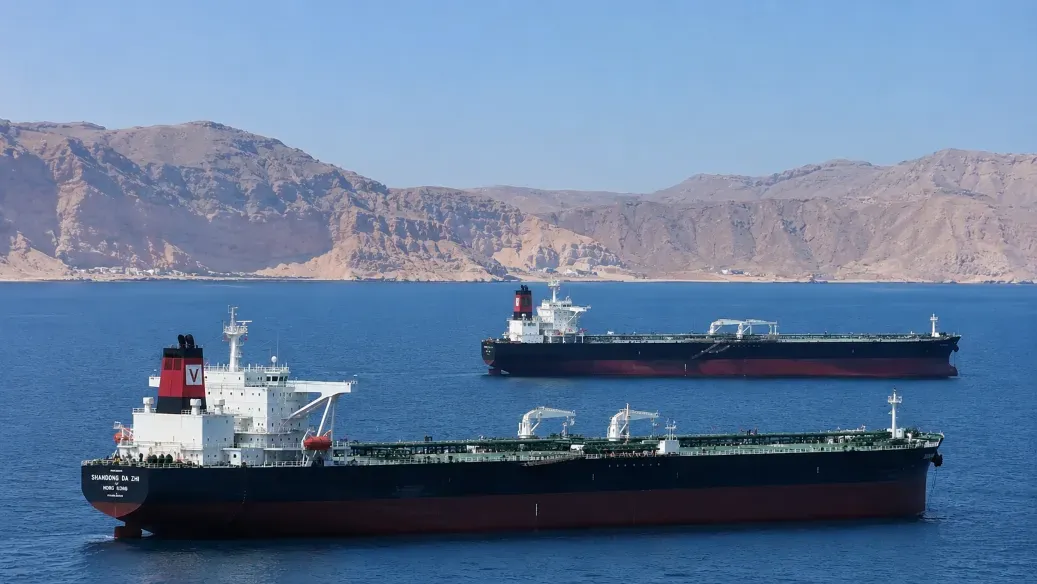 ناقلتان صينيتان تغادران هرمز بـ4 ملايين برميل وترامب: "الحرب ستنتهي سريعاً جداً"