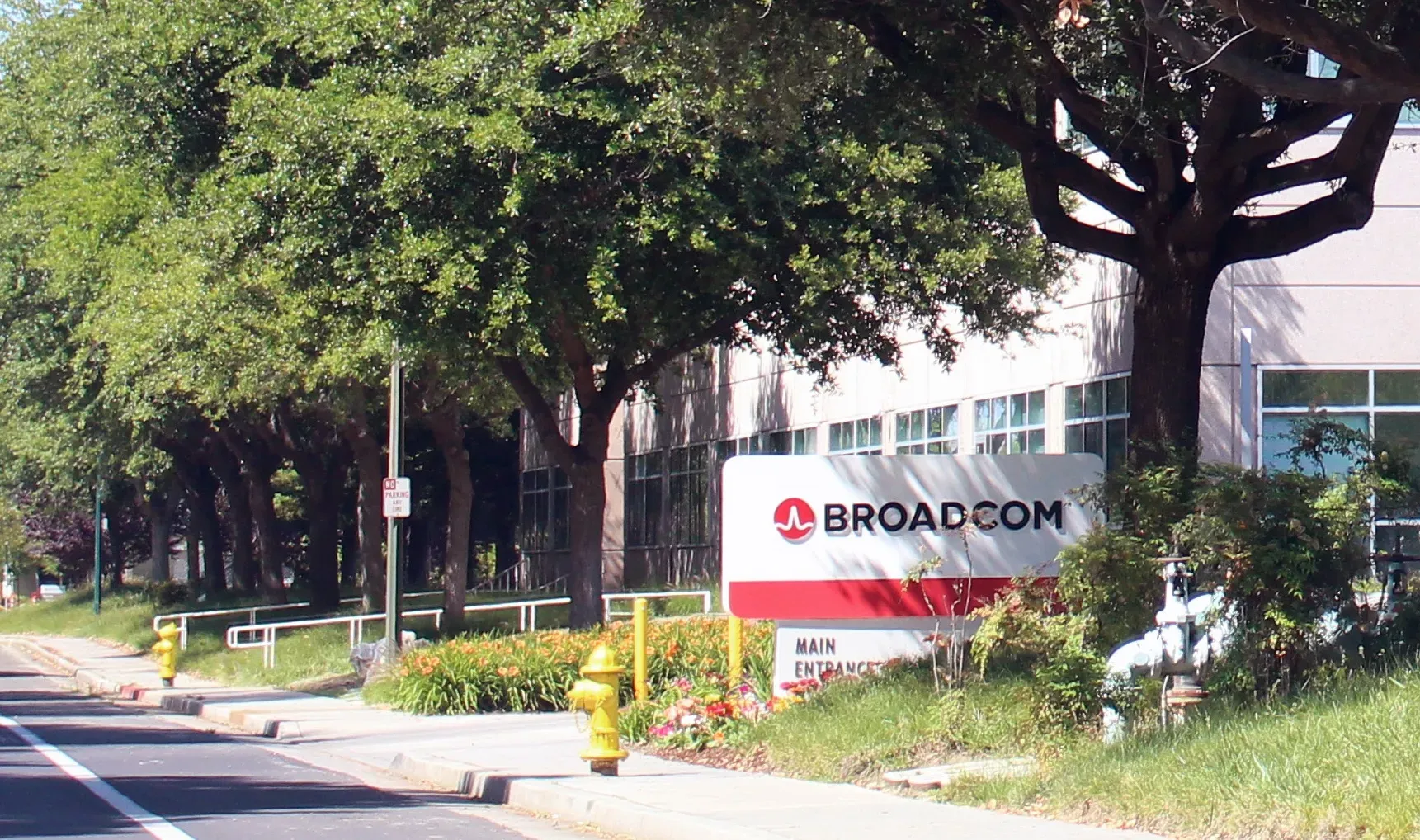 Broadcom Inc. headquarters in San Jose, California. Photographed by user Coolcaesar on June 1, 2019.