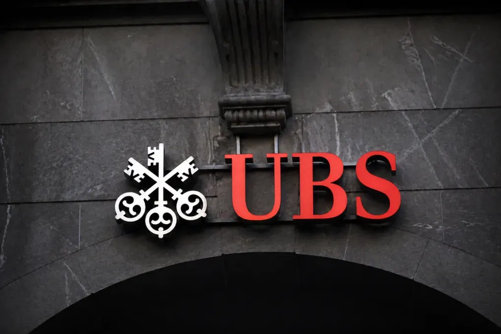 رئيس UBS يحذر: الأسواق تراهن على سيناريو متفائل قد لا يتحقق