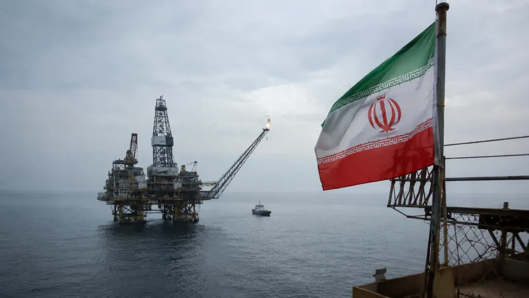 US Reportedly Offers Temporary Iran Oil Sanctions Waiver as Hormuz Talks Move Global Markets